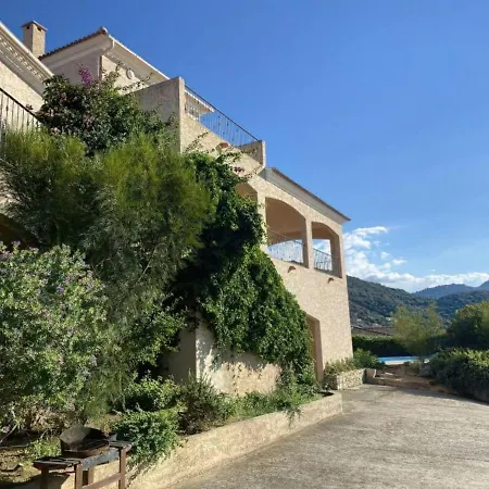 Villa Superb With Sea View And Private Pool